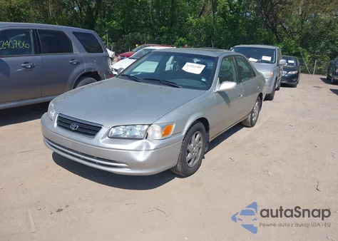 2000 Toyota Camry Le z USA, uszkodzony, nr VIN JT2BG22K3Y0531311